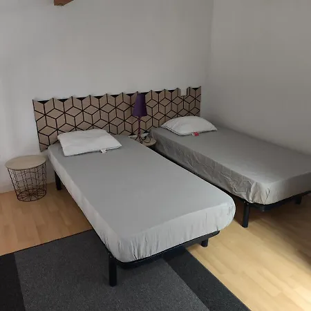 Maisonette With Pool, Near Uby, Thermal Baths Apartment Cazaubon